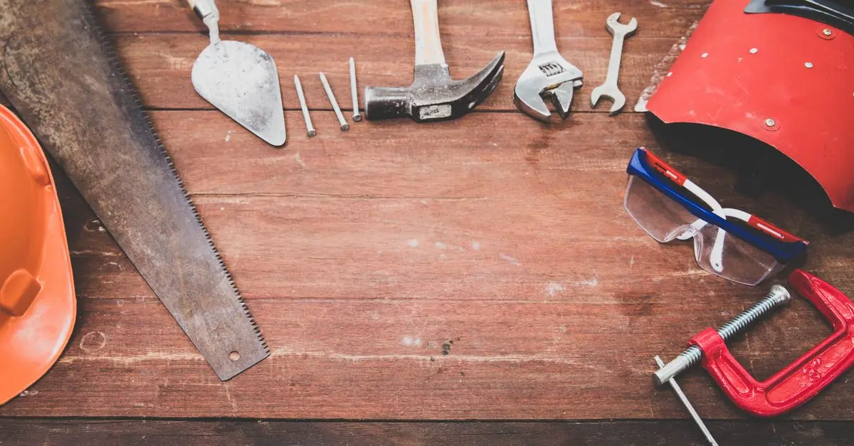 Vitrier vs bricolage : quel choix pour le remplacement de vitre ?